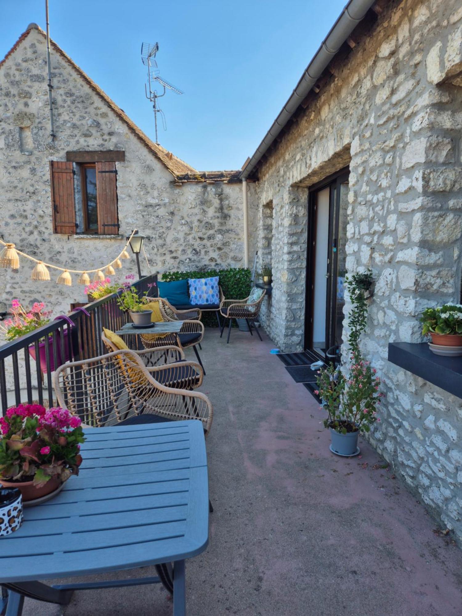 L'Eden Cache Hotel Beaune-la-Rolande Kültér fotó